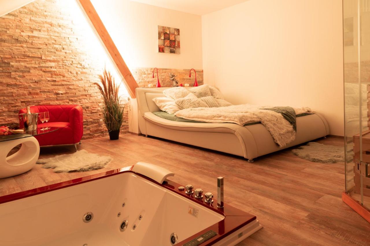 Romanticky Wellness Suite Hotel Heinz Dobris Ngoại thất bức ảnh