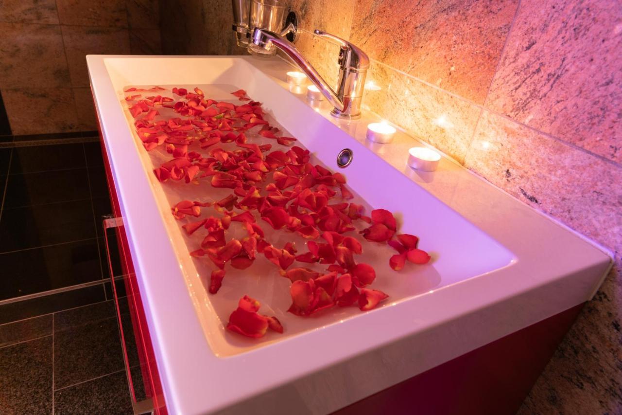 Romanticky Wellness Suite Hotel Heinz Dobris Ngoại thất bức ảnh