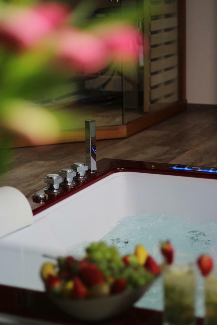 Romanticky Wellness Suite Hotel Heinz Dobris Ngoại thất bức ảnh