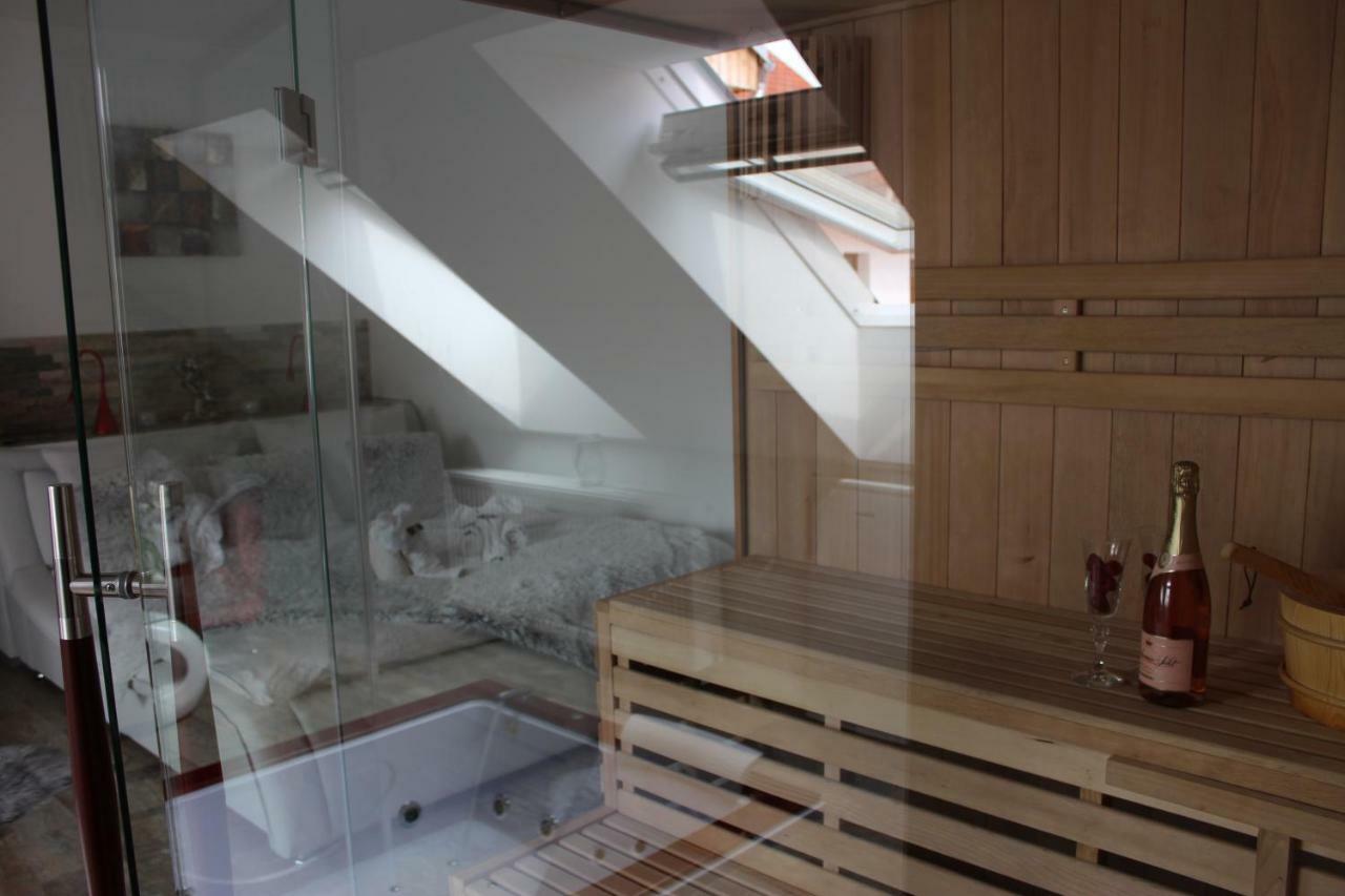 Romanticky Wellness Suite Hotel Heinz Dobris Ngoại thất bức ảnh