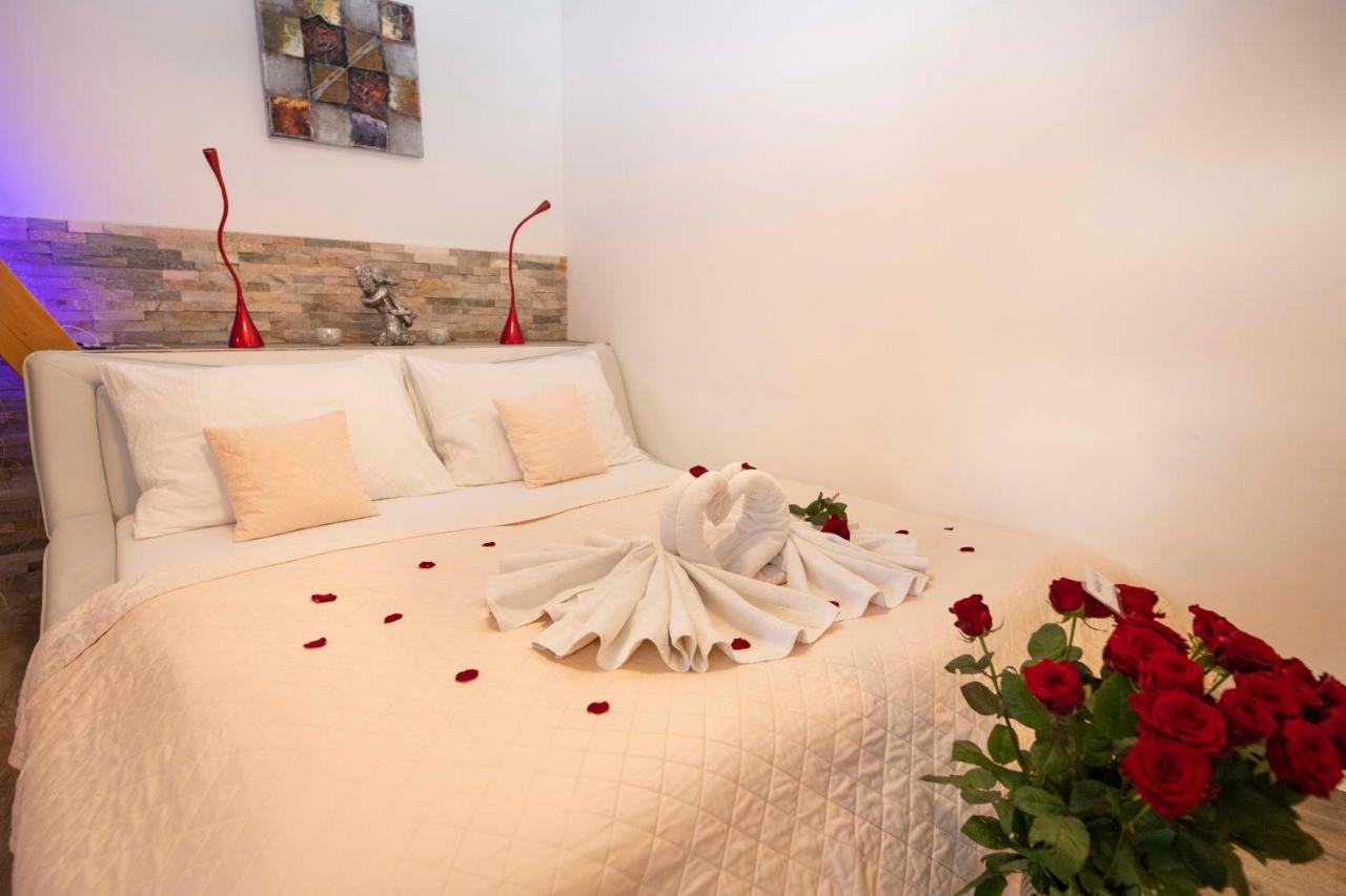 Romanticky Wellness Suite Hotel Heinz Dobris Ngoại thất bức ảnh